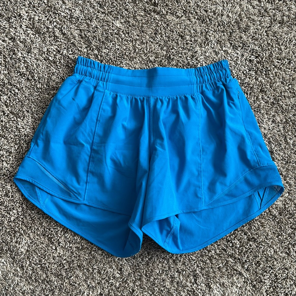 Lululemon Hotty Hot Shorts 4” Size 4. Poolside Blue